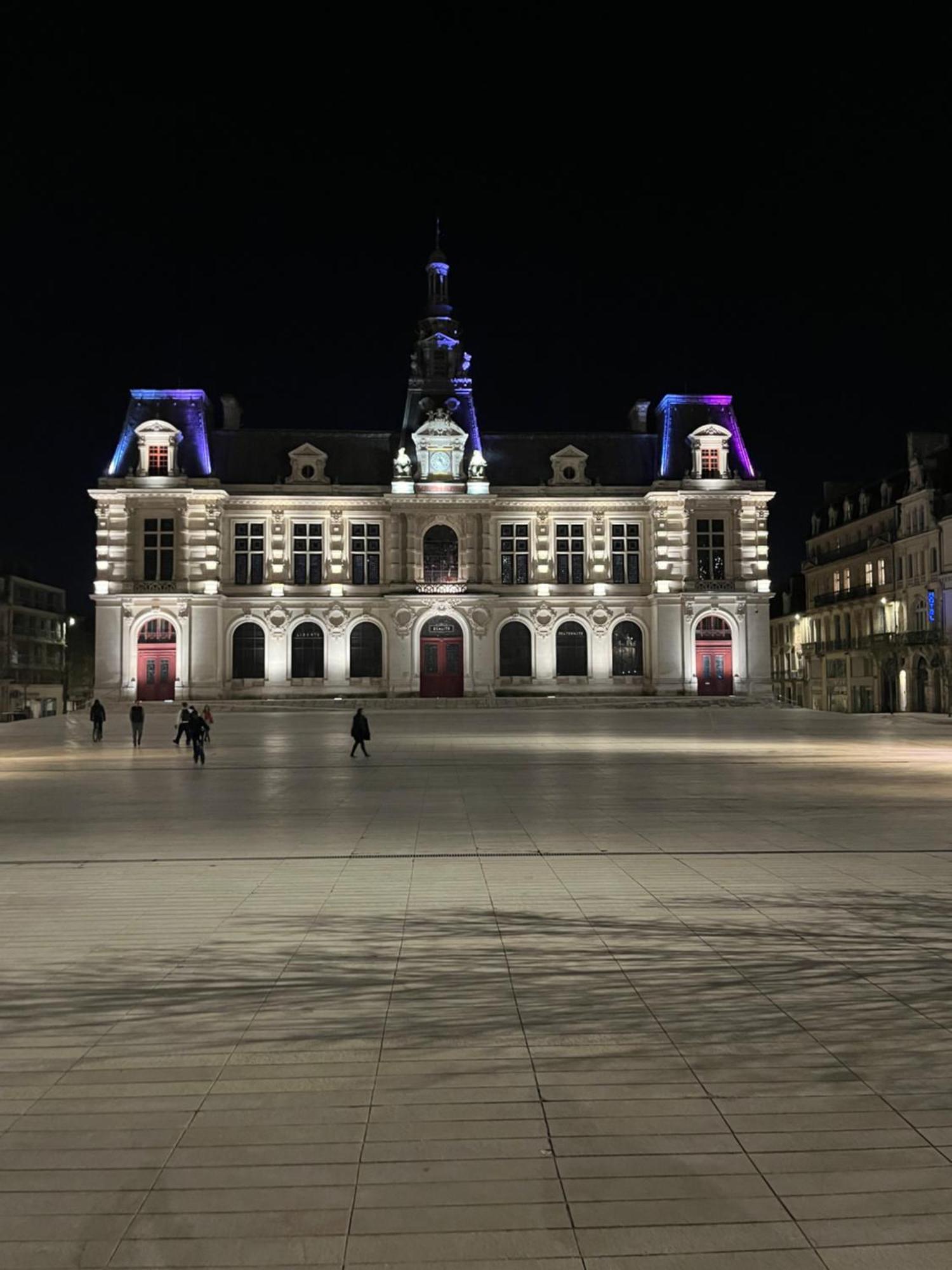 Le Cosy Du Marche Notre-Dame Apartment Poitiers Bagian luar foto